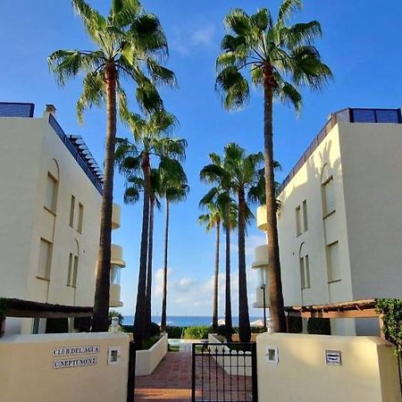 Beachfront Neptuno I, Complex,Views,Pool,Garden, Elviria ماربيا المظهر الخارجي الصورة
