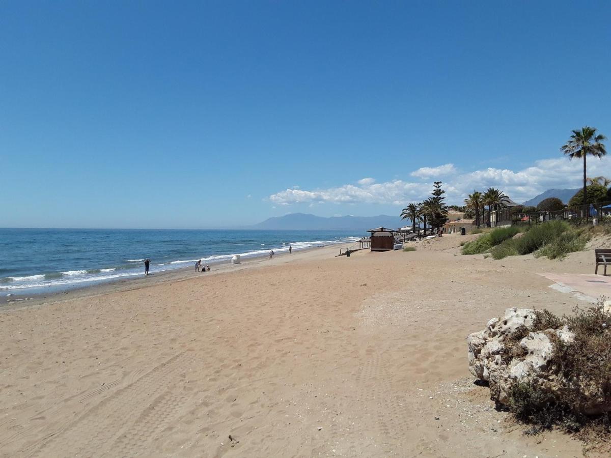 Beachfront Neptuno I, Complex,Views,Pool,Garden, Elviria ماربيا المظهر الخارجي الصورة