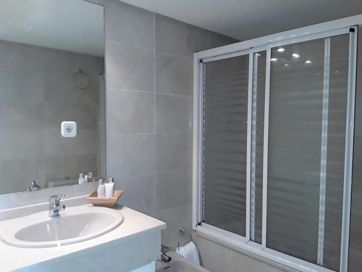 Beachfront Neptuno I, Complex,Views,Pool,Garden, Elviria ماربيا المظهر الخارجي الصورة