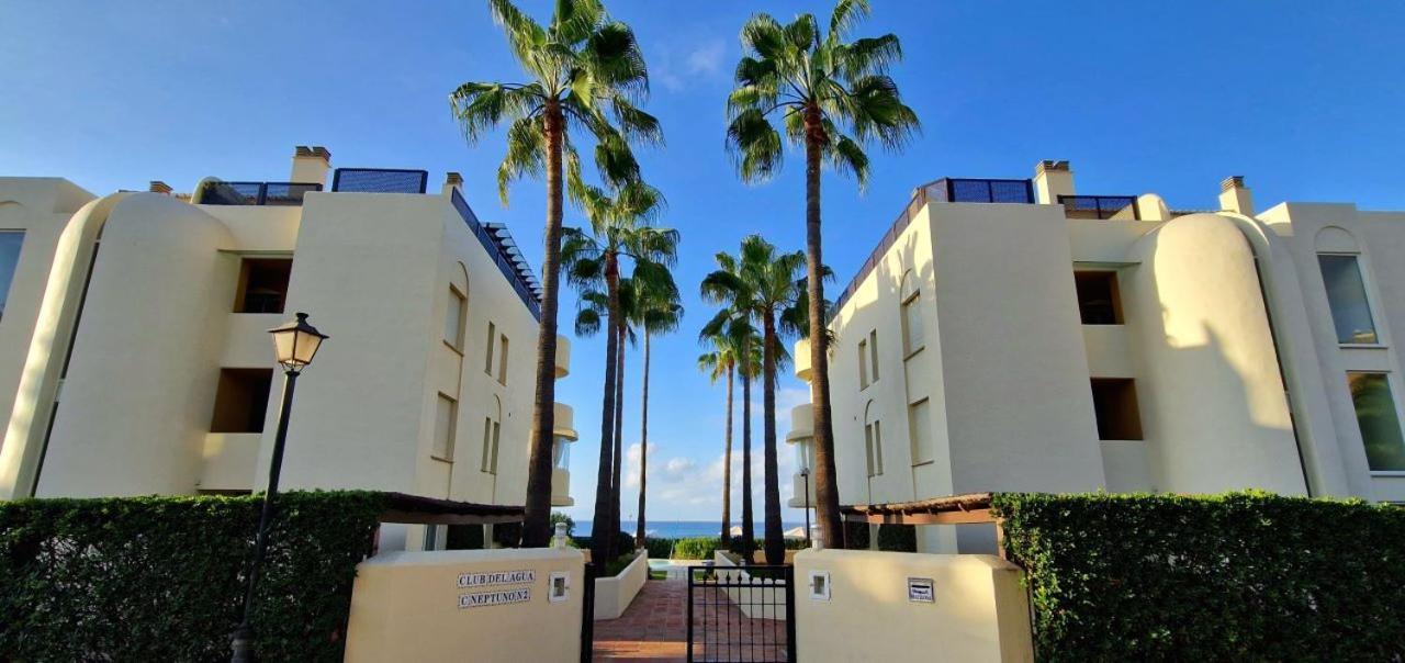 Beachfront Neptuno I, Complex,Views,Pool,Garden, Elviria ماربيا المظهر الخارجي الصورة