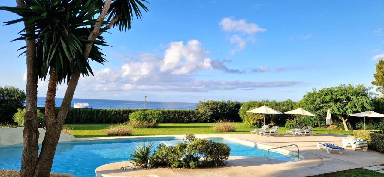 Beachfront Neptuno I, Complex,Views,Pool,Garden, Elviria ماربيا المظهر الخارجي الصورة