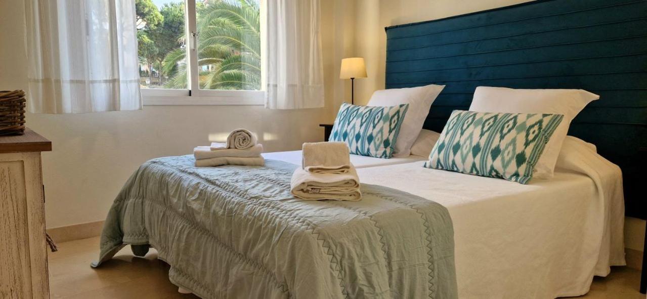 Beachfront Neptuno I, Complex,Views,Pool,Garden, Elviria ماربيا المظهر الخارجي الصورة