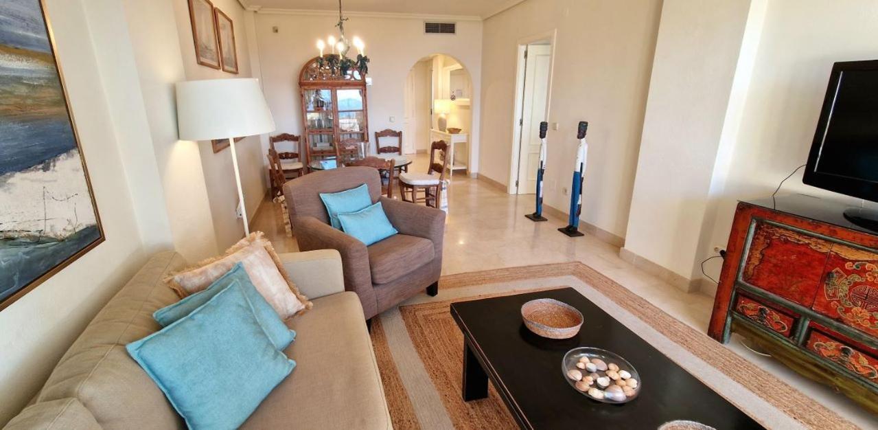 Beachfront Neptuno I, Complex,Views,Pool,Garden, Elviria ماربيا المظهر الخارجي الصورة