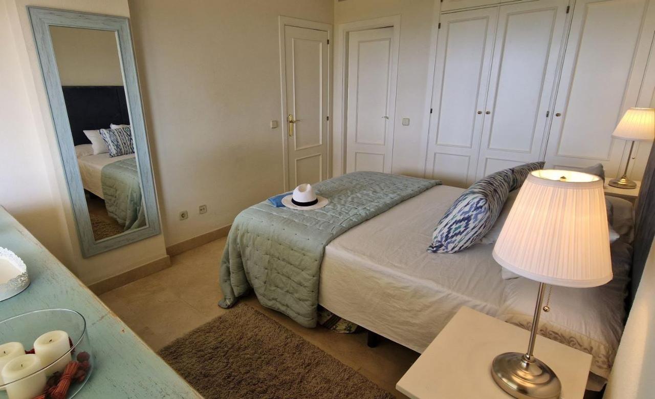 Beachfront Neptuno I, Complex,Views,Pool,Garden, Elviria ماربيا المظهر الخارجي الصورة