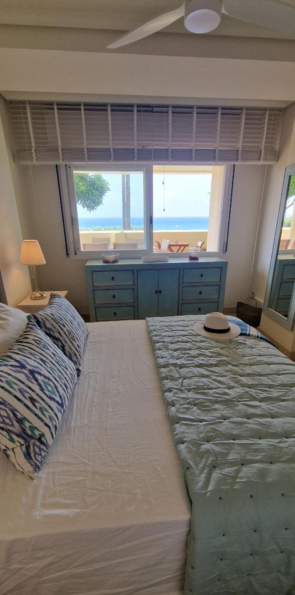 Beachfront Neptuno I, Complex,Views,Pool,Garden, Elviria ماربيا المظهر الخارجي الصورة